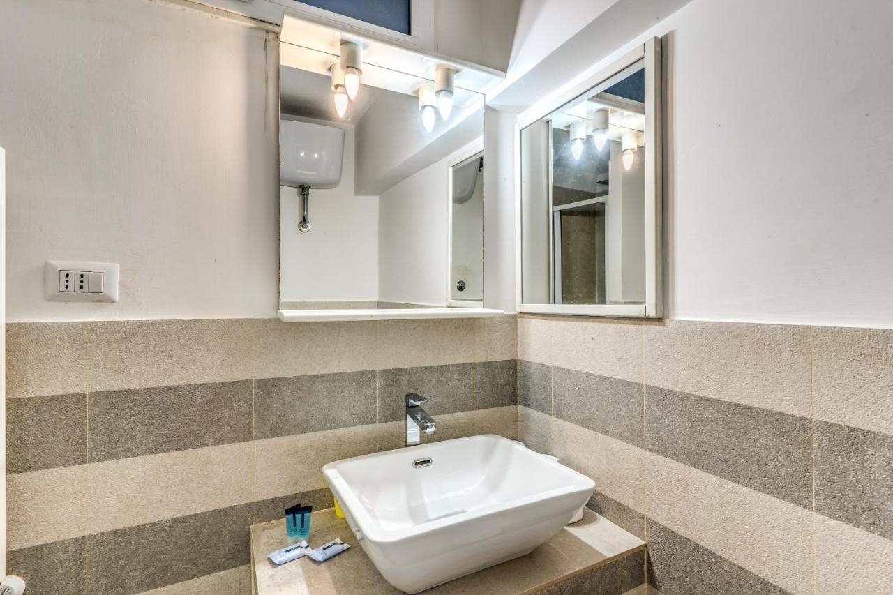 Lovely Spacious Apartment Near The Colosseum Rome Extérieur photo